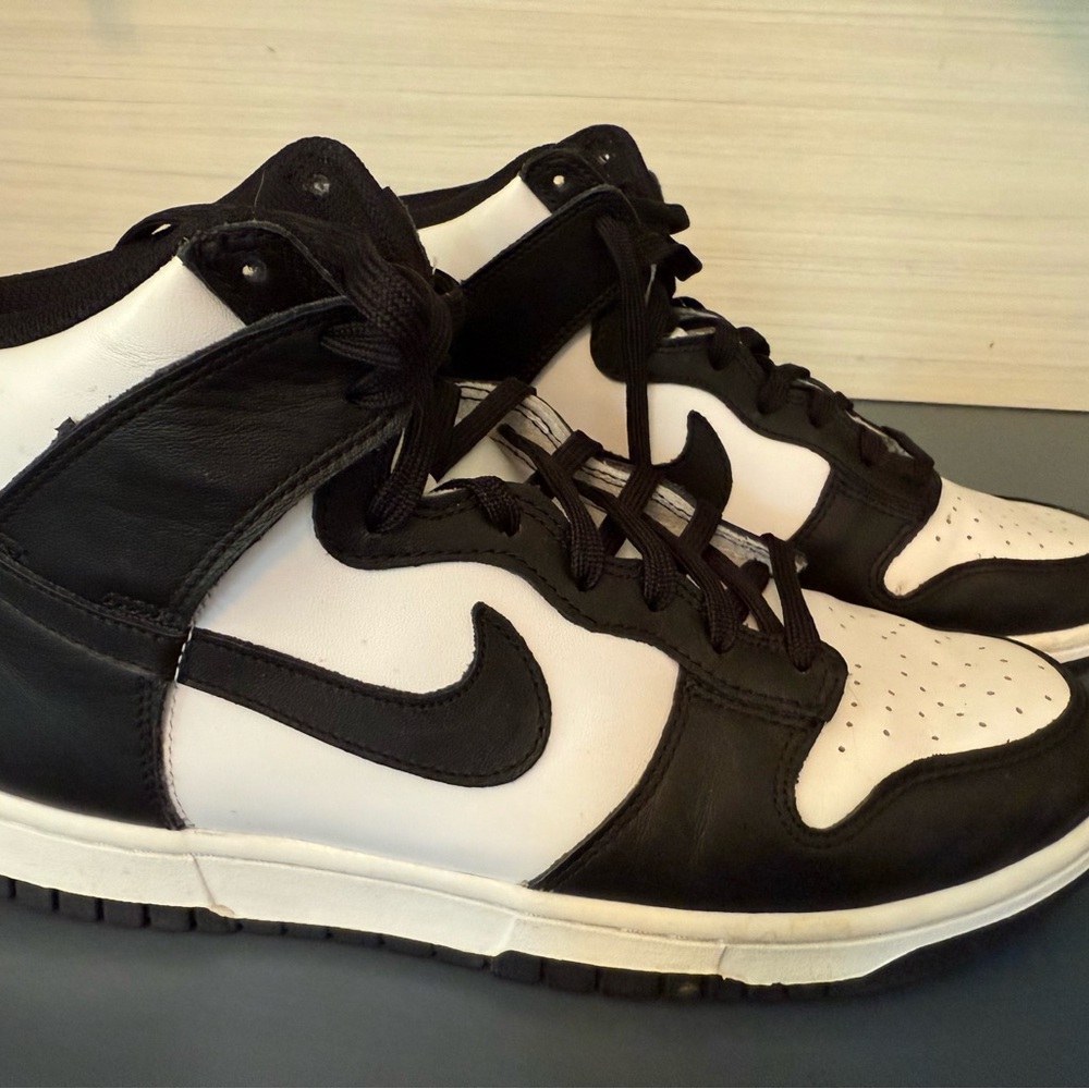 Nike Women’s high top Pandas